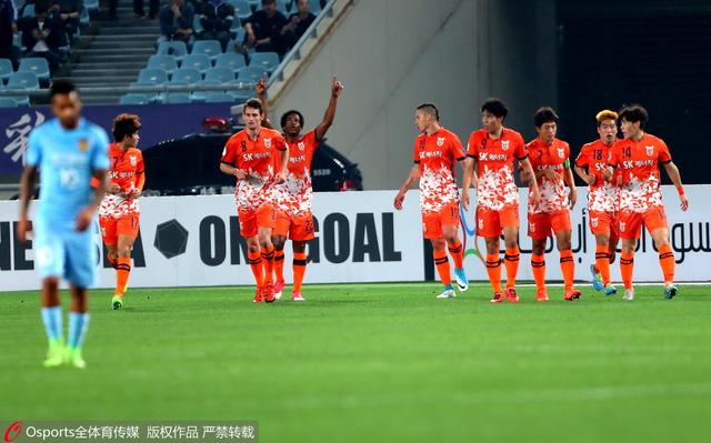 日前，影片曝光“火的约定”版 《平原上的火焰》超前观影 杨幂路阳等影人力荐 2021-12-09 由周冬雨、刘昊然领衔主演的爱情犯罪电影《平原上的火焰》于12月8日在京举办了超前惊喜观影活动，监制刁亦男、导演张骥、原著作者兼艺术总监双雪涛现身映后畅聊幕后故事，此外，田壮壮、王红卫、蔡尚君、曹保平 周冬雨刘昊然携手归来！